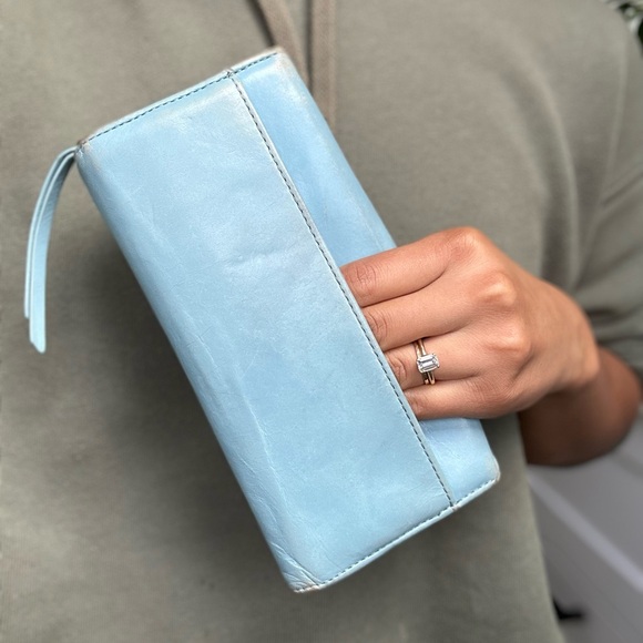 HOBO Rider Leather Wallet Blue, Continental Wallet, Magnet and Zipper Closure - Picture 5 of 9